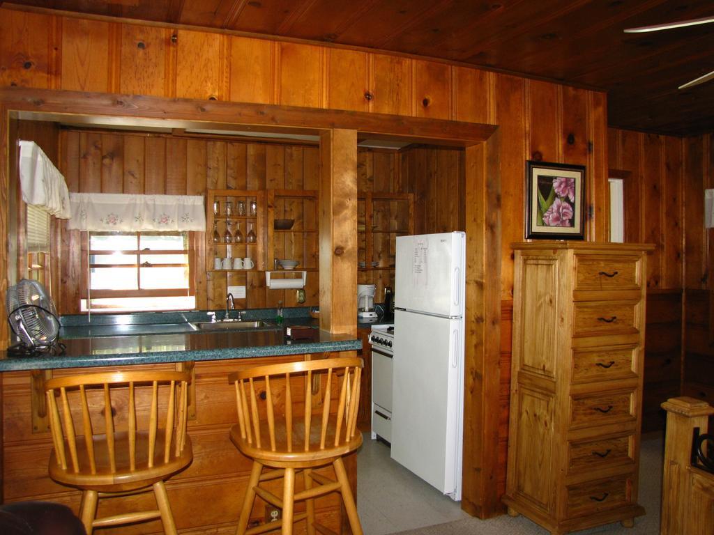 Lake Place Resort Glenhaven Room photo